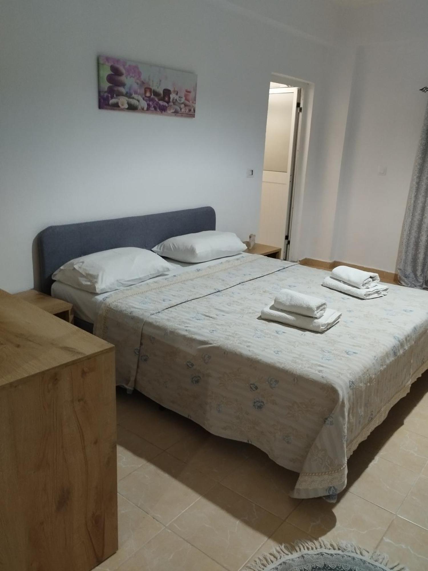 Apartament Dim's Qeparo